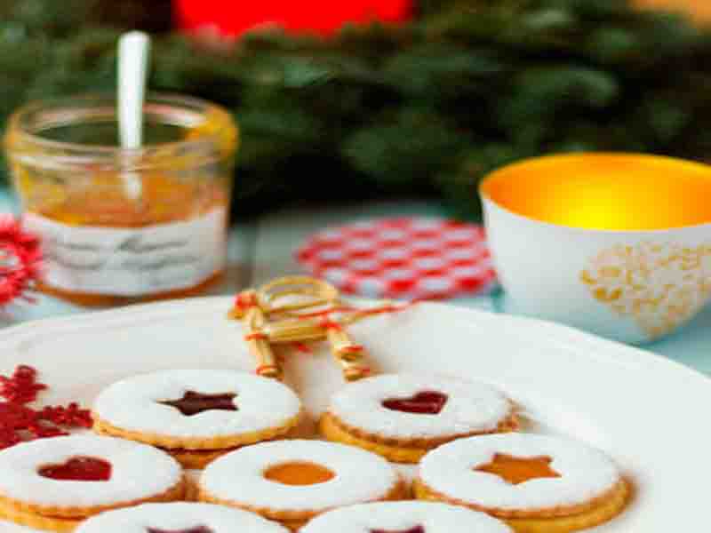 Linzer biscuits filled with jam – Recipes for Kids